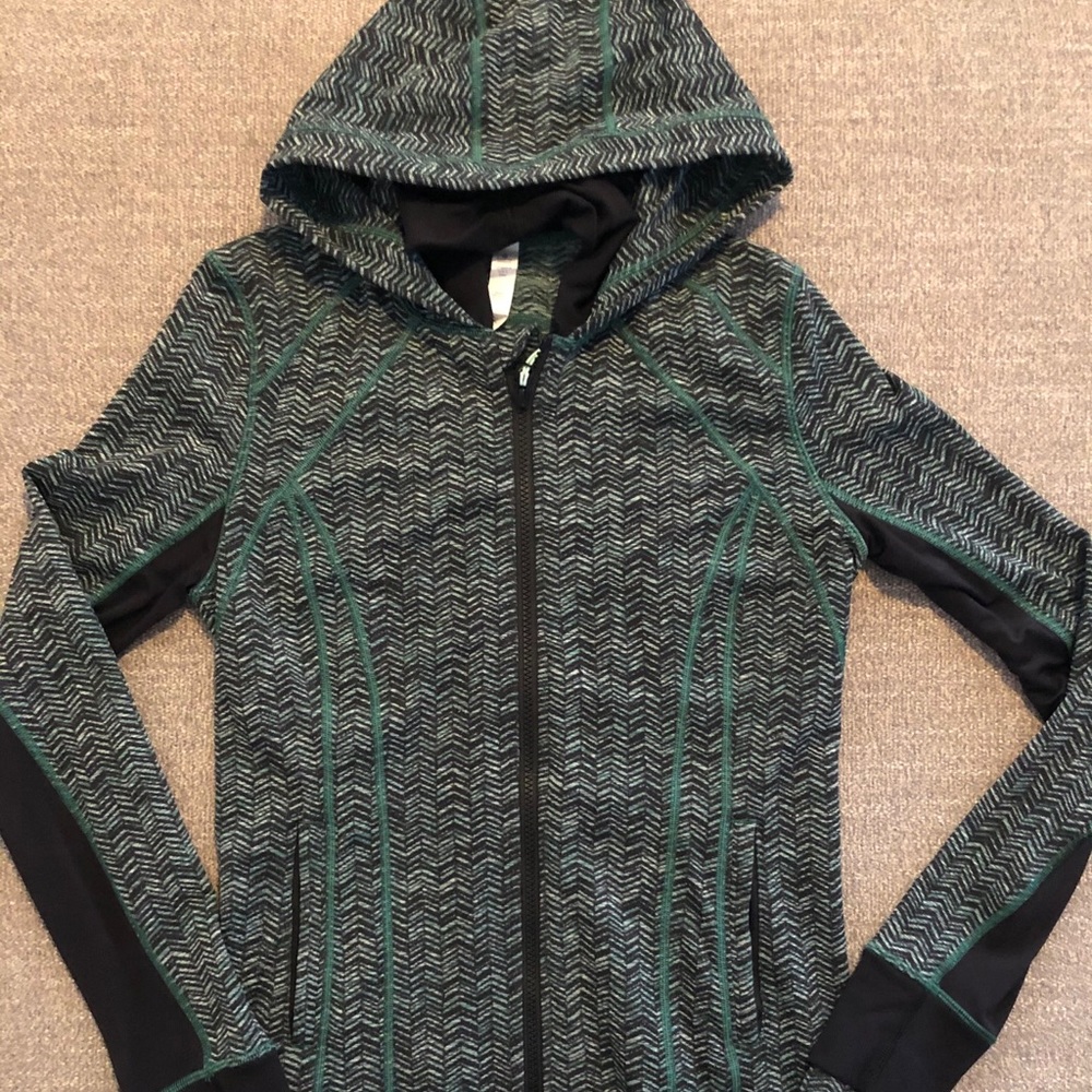 Lululemon jacket size 8